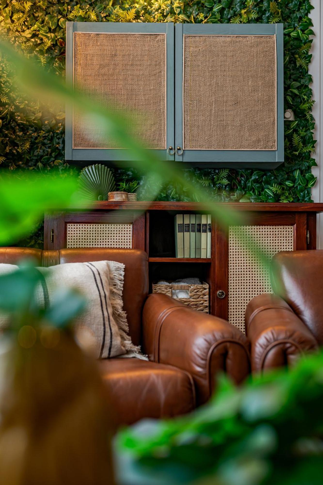 Jungle Aesthetics Downtown Apartman Aircon And Garage Parking Budapest Exterior foto