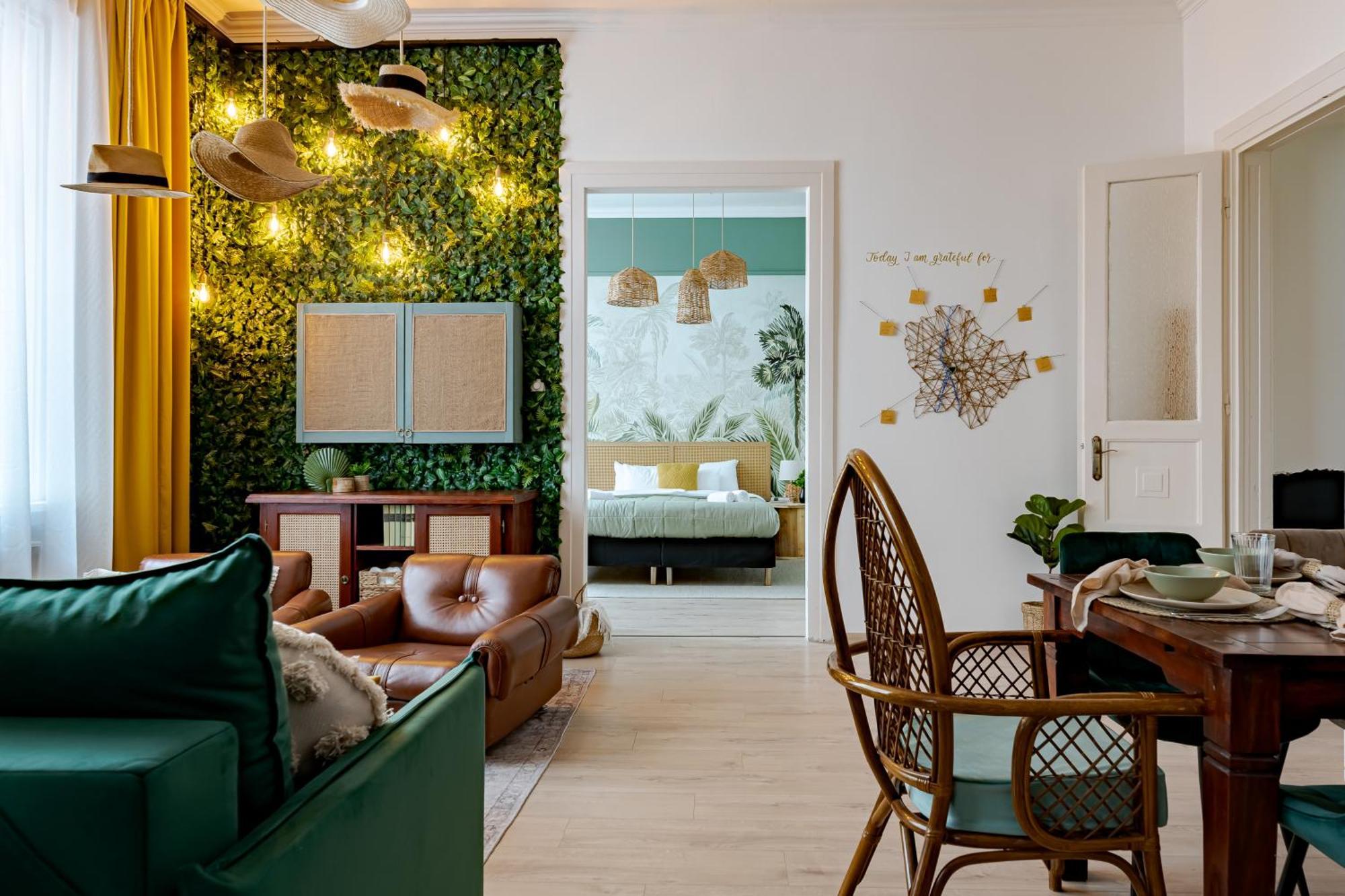 Jungle Aesthetics Downtown Apartman Aircon And Garage Parking Budapest Exterior foto