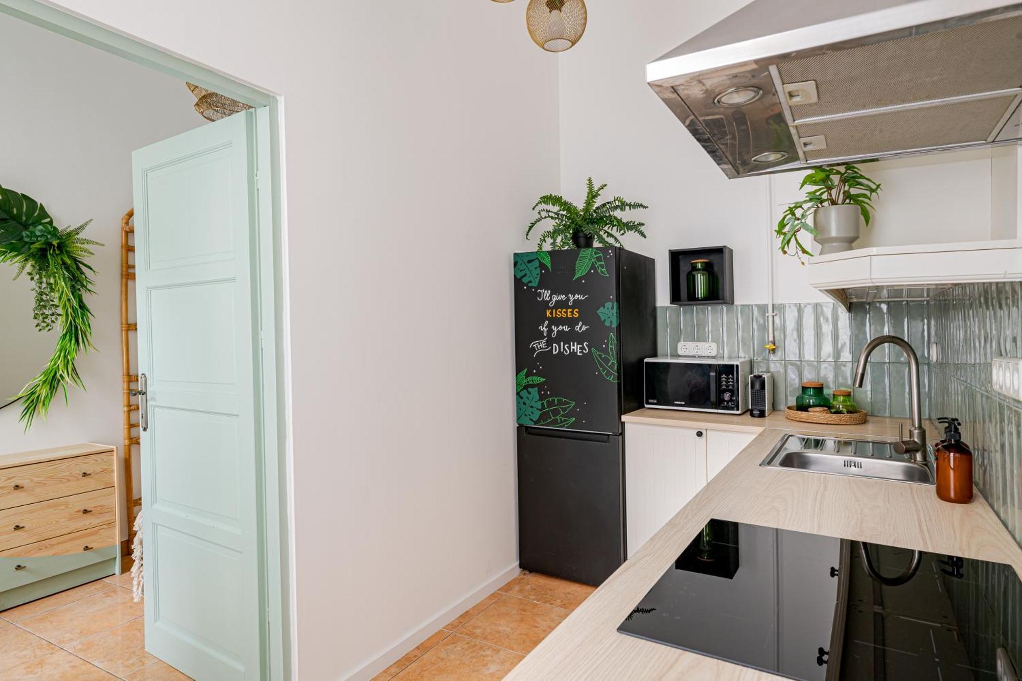 Jungle Aesthetics Downtown Apartman Aircon And Garage Parking Budapest Exterior foto
