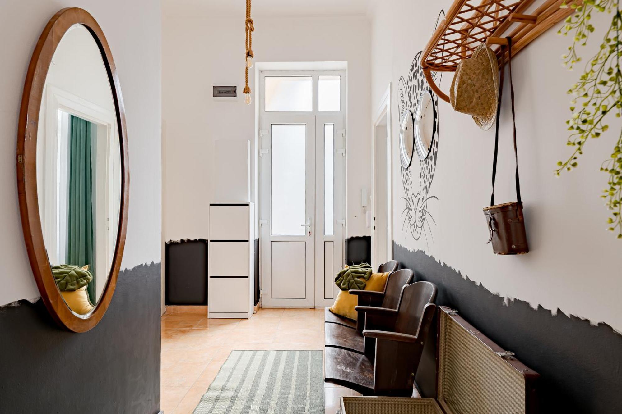 Jungle Aesthetics Downtown Apartman Aircon And Garage Parking Budapest Exterior foto